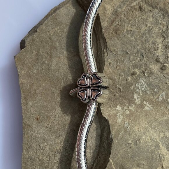 💜 Four Leaf Clover Charm - Picture 3 of 6